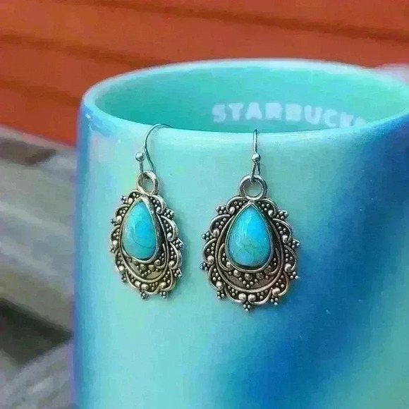 Vintage turquoise like silver tone earrings - Picture 14 of 16